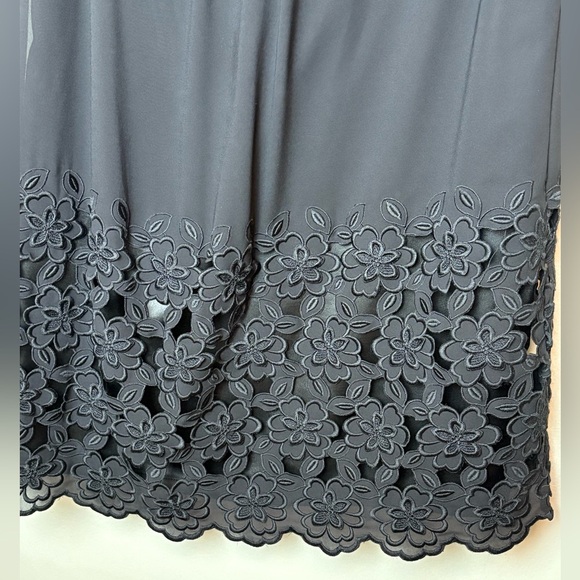 Tahari Gray Sleeveless Dress with Floral Hem - Picture 2 of 9